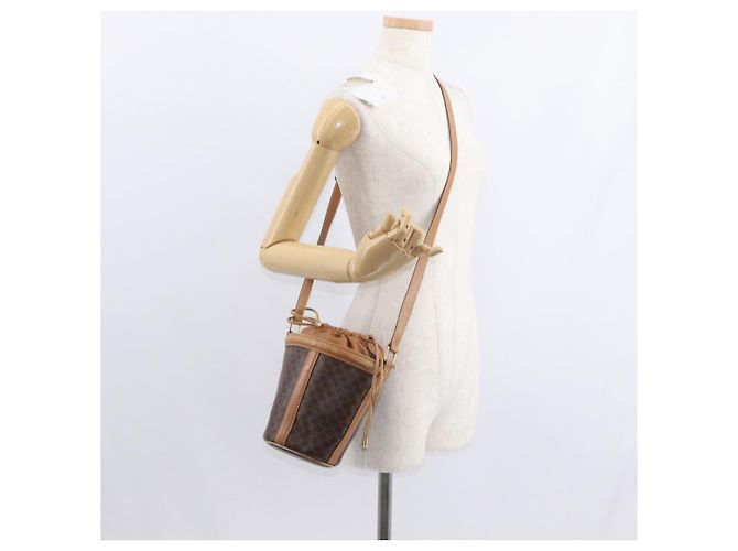 Céline Borsa a spalla in tela Macadam CELINE in pelle PVC marrone oro Auth 152579 D'oro - vista 24