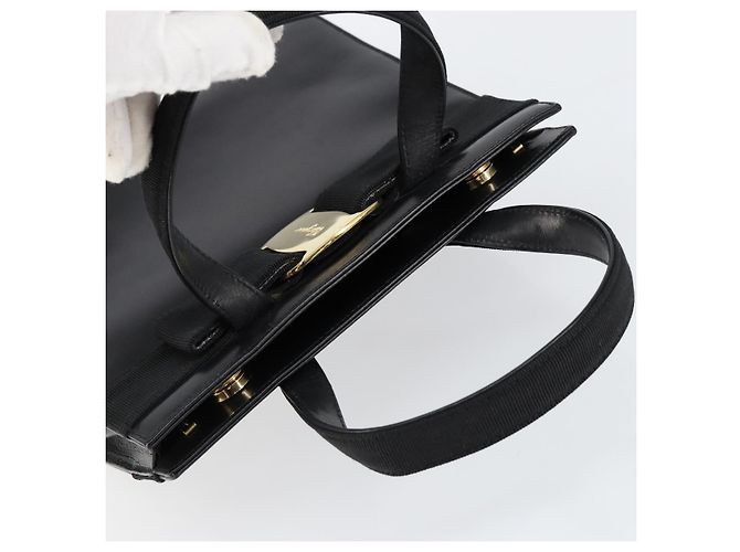 Borsa a mano Vala in pelle nera e oro Salvatore Ferragamo Auth gh1245 Nero D'oro - vista 6