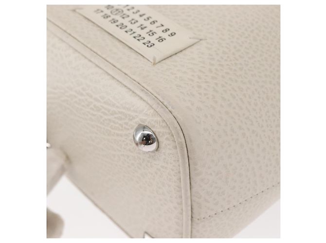 Autre Marque Borsa a secchiello 5AC con catena in pelle Maison Margiela 2 in 1 Bianca Auth 154759 Argento Bianco - vista 15