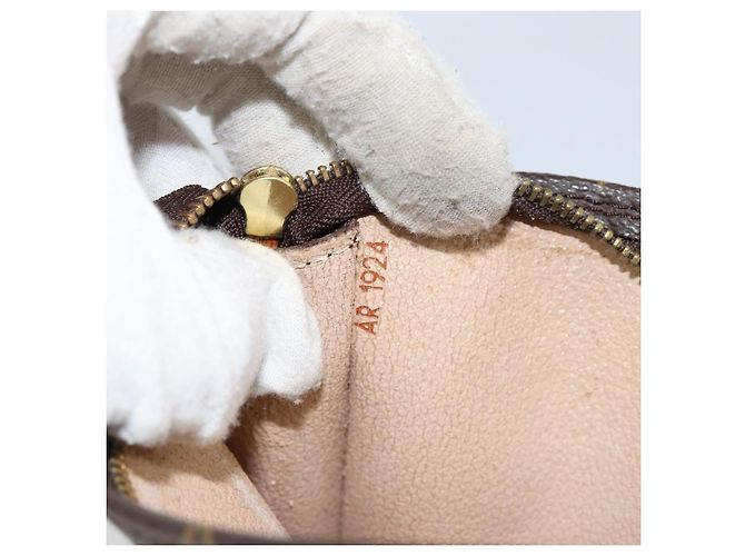 Bucket LOUIS VUITTON Monogramma Secchiello PM Pochette Accessorio LV Auth 156072 - vista 12