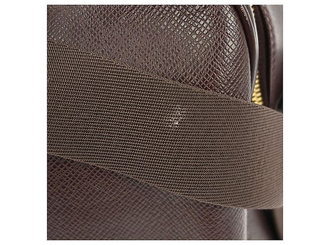 Borsa Reporter Louis Vuitton in pelle Taiga PM Porpora - vista 6