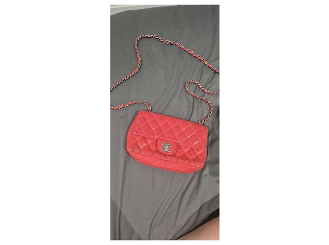 Borsa Chanel in pelle verniciata corallo - vista 4