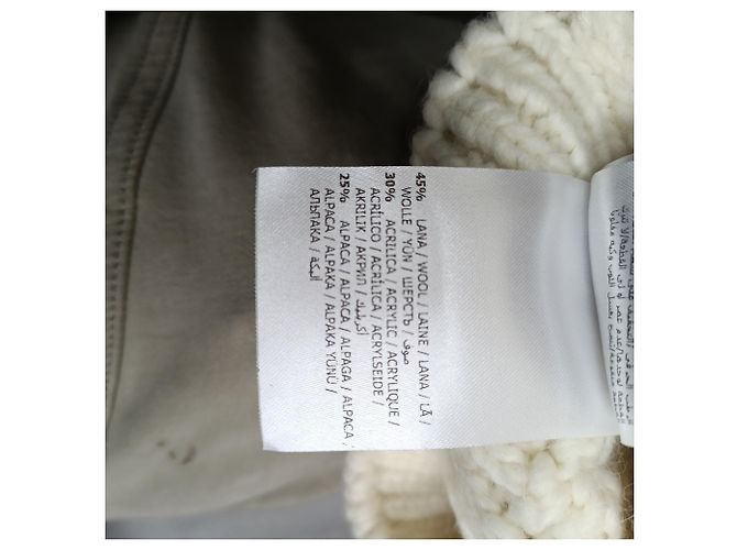 Berretto Moncler con pompon in lana bianca Bianco Crudo - vista 6