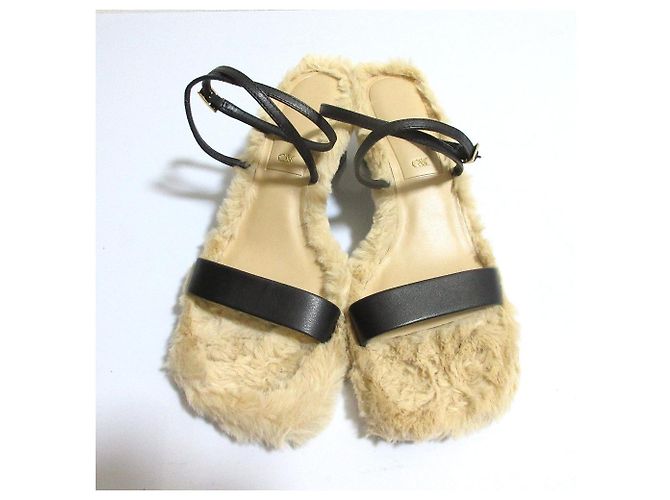 Autre Marque Sandali in pelle Nappa CHARLES & KEITH Nero Beige - vista 3