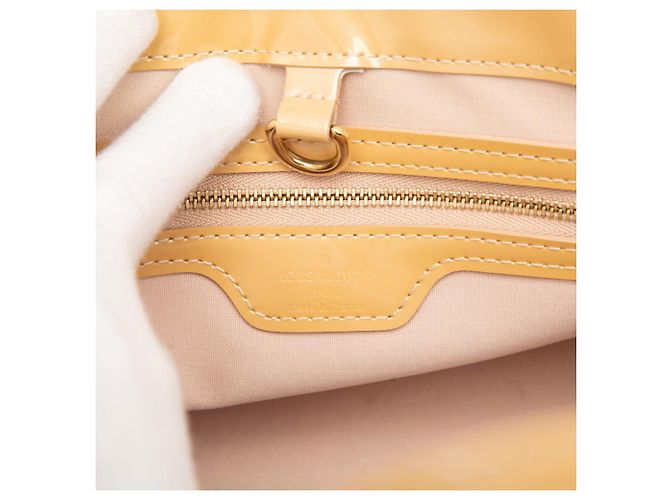 Borsa Louis Vuitton Monogram Vernis Wilshire PM Beige Corallo - vista 5