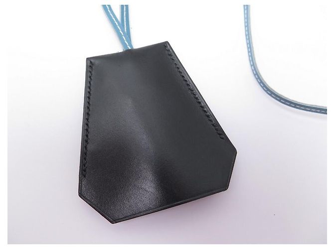 Hermès NOVO PORTA-CHAVES HERMES GRANDE SINETA EM COURO PRETO CHARME DE BOLSA - vista 2