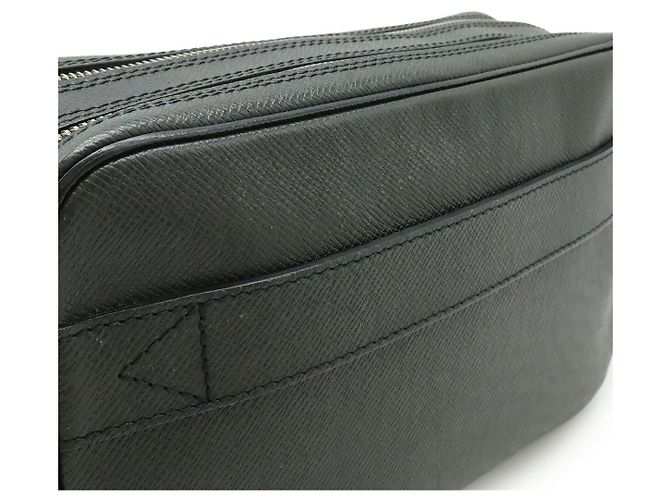 Clutch Neo Pavel Taiga Louis Vuitton Nero - vista 8