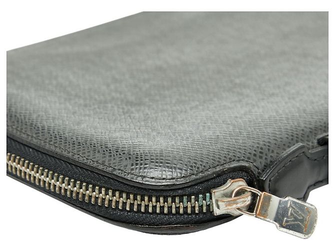 Organizer da Viaggio Louis Vuitton Taiga Nero Grigio - vista 4