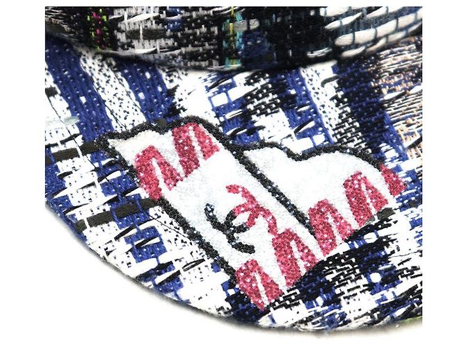 Cappellino Chanel in Tweed Blu - vista 3