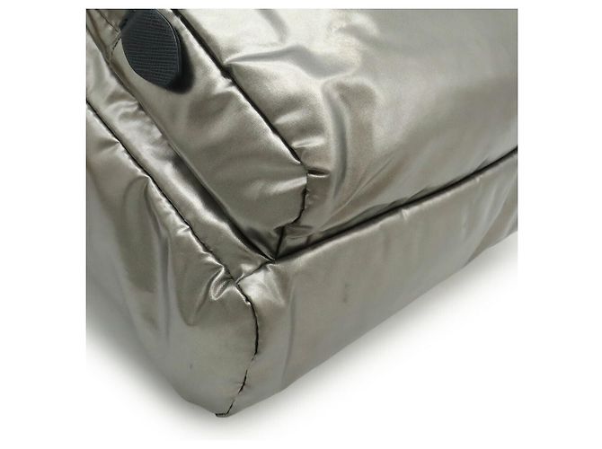 Bolsa de corpo em nylon e couro com logo triangular Prada Prata Metálico - vista 3