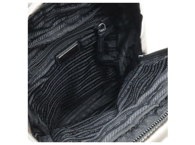 Bolsa de corpo em nylon e couro com logo triangular Prada Prata Metálico - vista 7