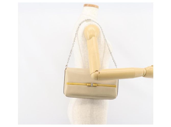 Borsa a Spalla Vala Chain in Pelle Beige Argento Auth BA8967 di Salvatore Ferragamo - vista 24
