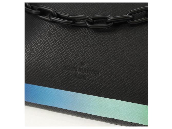 LOUIS VUITTON taiga arcobaleno Pochette A4 Borsa Nera M30347 LV Auth 157880M Nero - vista 9