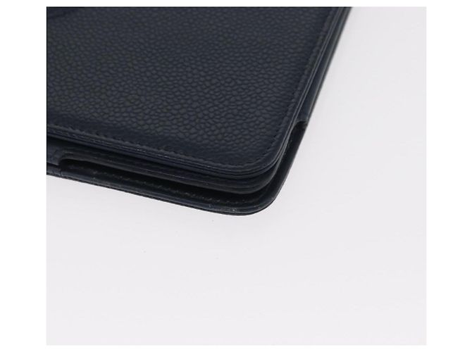 Custodia per iPad CHANEL in pelle caviar blu navy CC Auth BA8862 - vista 15