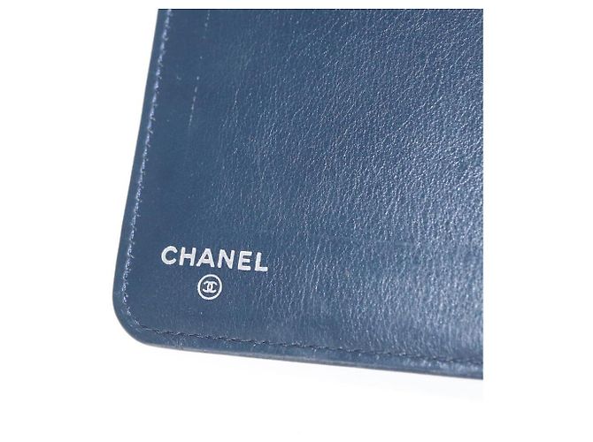 Custodia per iPad CHANEL in pelle caviar blu navy CC Auth BA8862 - vista 17