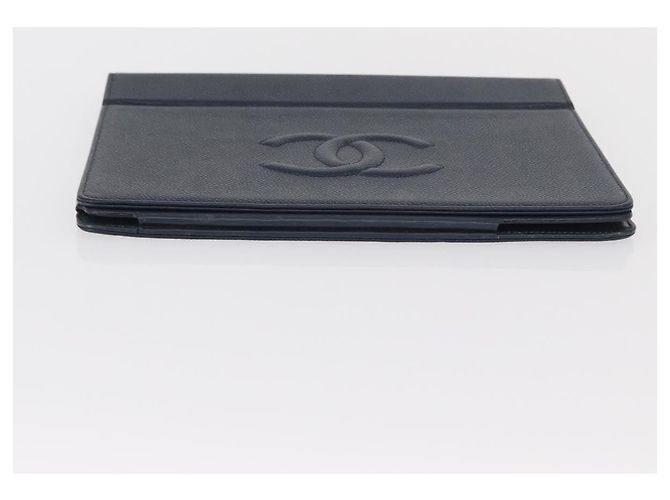 Custodia per iPad CHANEL in pelle caviar blu navy CC Auth BA8862 - vista 6