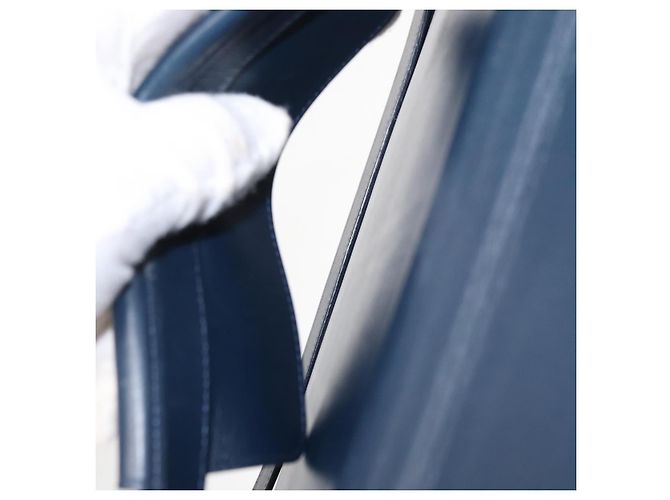 Custodia per iPad CHANEL in pelle caviar blu navy CC Auth BA8862 - vista 9