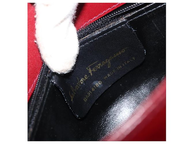Borsa a mano Vala in pelle rossa e oro di Salvatore Ferragamo Auth gh1422 Rosso D'oro - vista 12