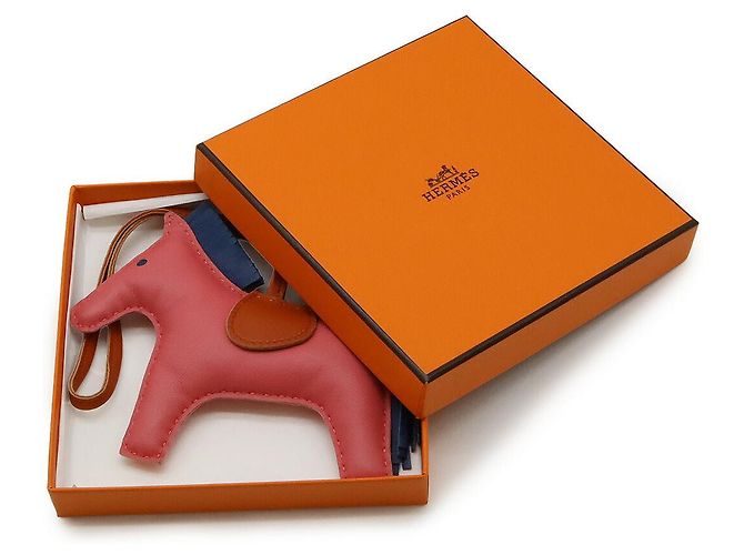 Charm per borsa Hermès Rodeo MM Agneau Milo Rosa - vista 7
