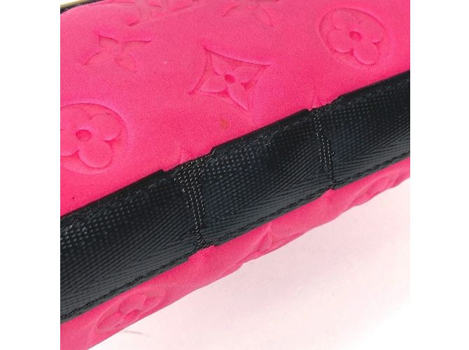 Borsa Pochette Monogram Scuba della linea Crociera Louis Vuitton M92804 Nero Rosa Monogramma - vista 11