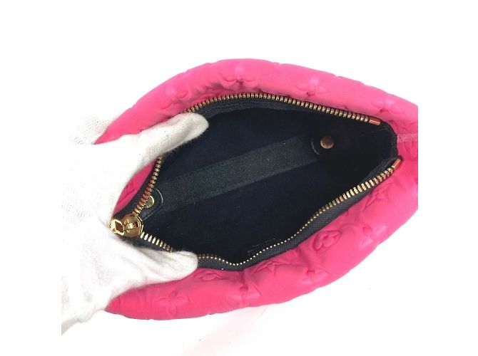 Borsa Pochette Monogram Scuba della linea Crociera Louis Vuitton M92804 Nero Rosa Monogramma - vista 12