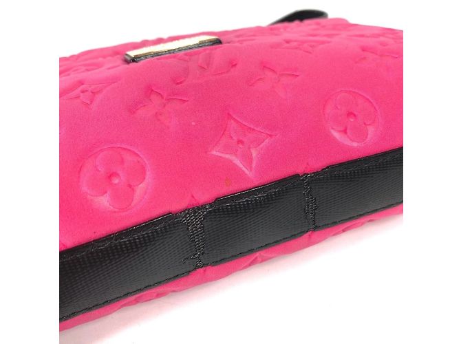 Borsa Pochette Monogram Scuba della linea Crociera Louis Vuitton M92804 Nero Rosa Monogramma - vista 8