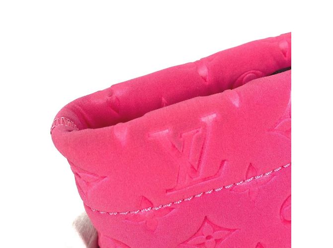 Borsa Pochette Monogram Scuba della linea Crociera Louis Vuitton M92804 Nero Rosa Monogramma - vista 9