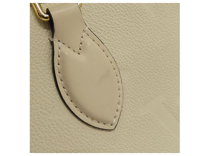 Borsa On-the-Go PM in Monogram Empreinte Louis Vuitton Monogramma - vista 4