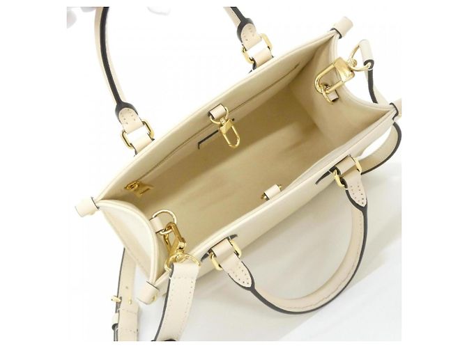 Borsa On-the-Go PM in Monogram Empreinte Louis Vuitton Monogramma - vista 7
