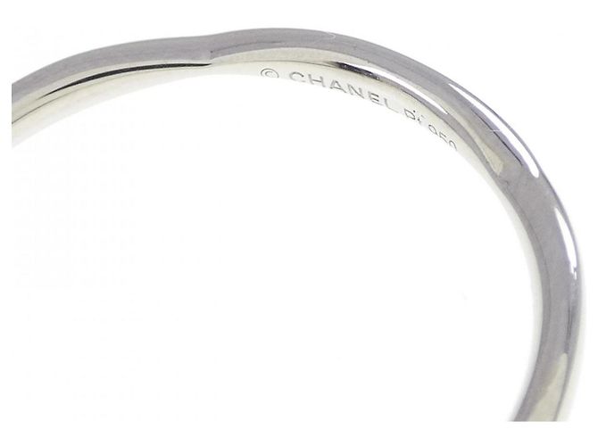 Timeless Chanel Camellia Ring aus Platin - Ansicht 3
