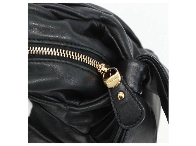Halb Schultertasche aus Leder in Schwarz und Gold Auth 148535V von Salvatore Ferragamo Golden - Ansicht 9