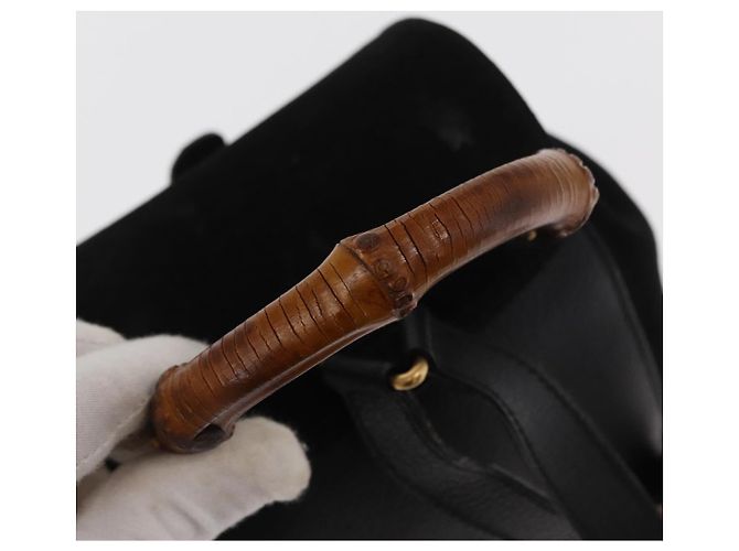 Sac à dos en daim Gucci Bamboo Noir Or 003 1956 0030 Auth 155694 - vue 7