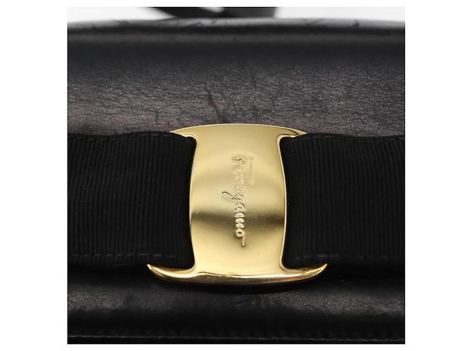 Borsa a mano Vala in pelle 2 in 1 nera e dorata Auth BA8780 di Salvatore Ferragamo Nero D'oro - vista 18