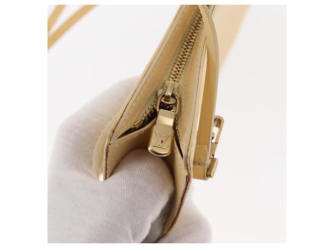 LOUIS VUITTON Epi Rochelle Waist bag Cream M5292A LV Auth 156773 - view 9