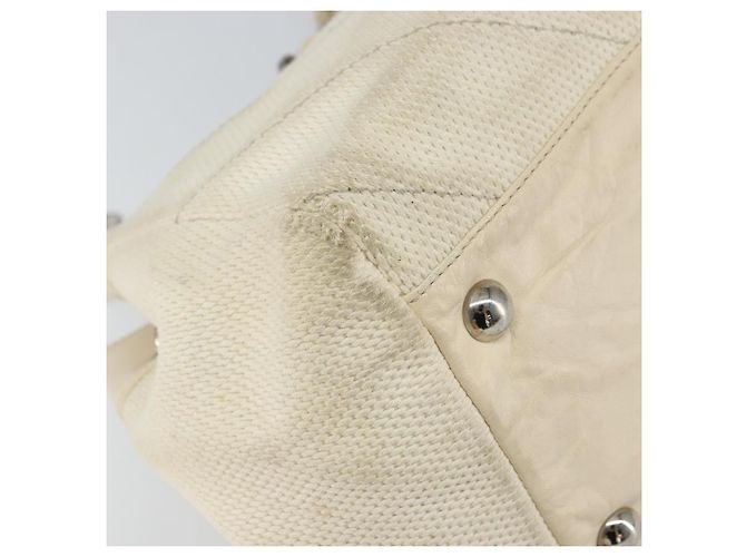 Borsa a spalla CHANEL in tela bianca con cucitura a V e CC argento Auth gh1368 Bianco - vista 14