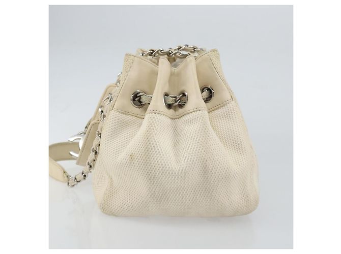 Borsa a spalla CHANEL in tela bianca con cucitura a V e CC argento Auth gh1368 Bianco - vista 3