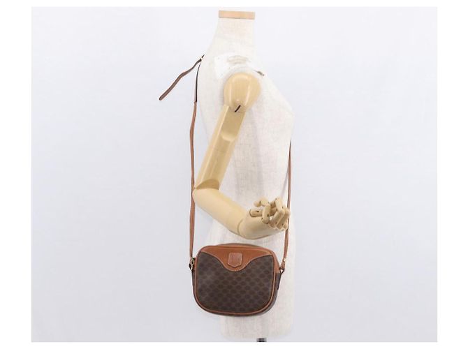 Céline Borsa a Spalla in Tela Macadam CELINE in Pelle PVC Marrone Oro Auth 156702 D'oro - vista 22