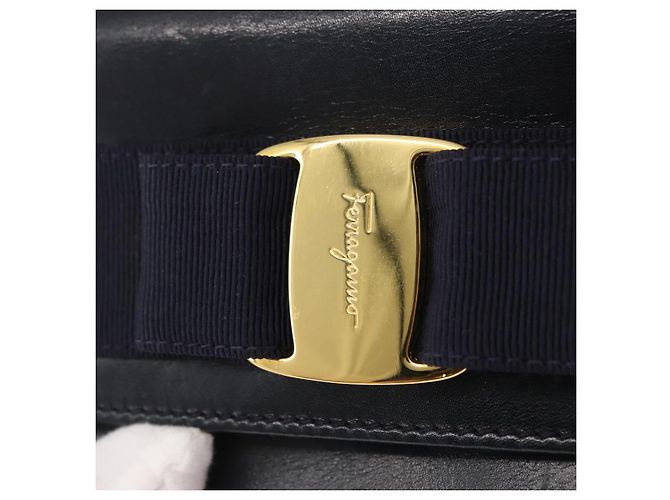 Borsa a Spalla Salvatore Ferragamo in Pelle Blu Navy Oro Auth 156321 D'oro - vista 18