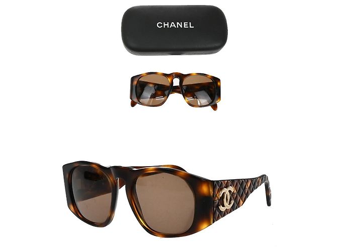 Gafas de sol matelassé con logo CC de Chanel de plástico Castaño - vista 2