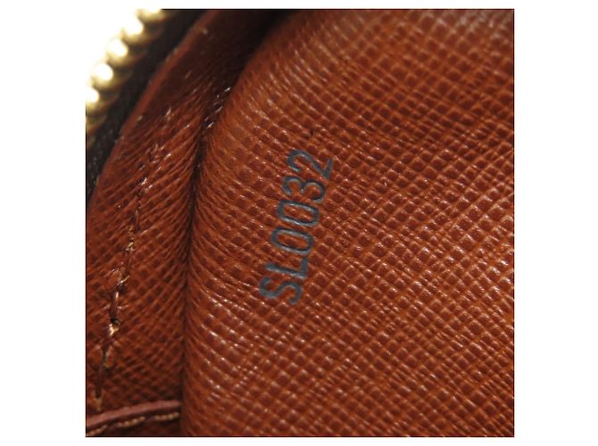 Borsa Clutch Marly Dragonne M51825 di Louis Vuitton Monogramma - vista 7