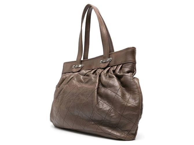 Bolsa de couro marrom acolchoada Chanel - Anos 2000 - vista 3