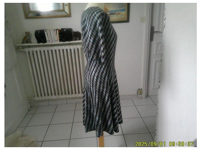 Kenzo Skaterkleid aus Wolle mit grafischem Muster - Ansicht 5