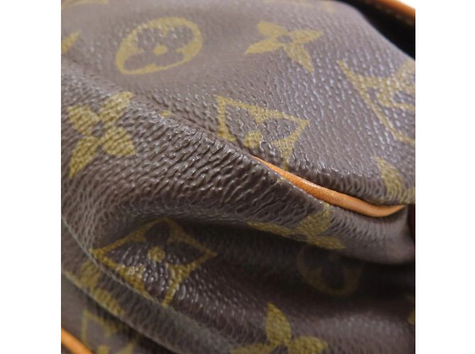 Borsa a Spalla Saumur 30 M42256 di Louis Vuitton Monogramma - vista 21