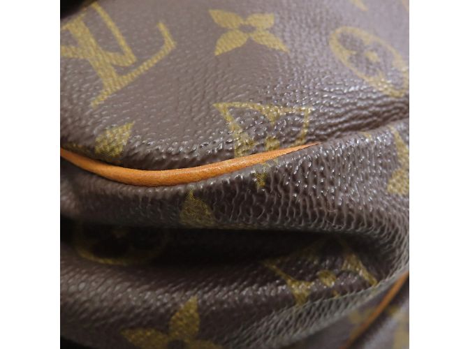 Borsa a Spalla Saumur 30 M42256 di Louis Vuitton Monogramma - vista 22