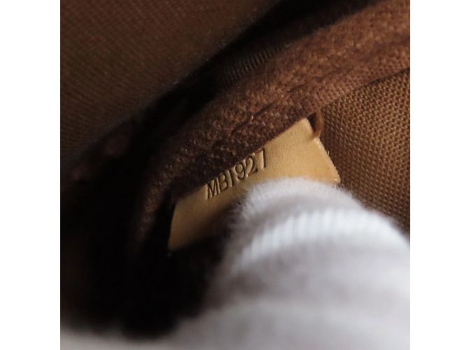 Borsa a Spalla Saumur 30 M42256 di Louis Vuitton Monogramma - vista 8