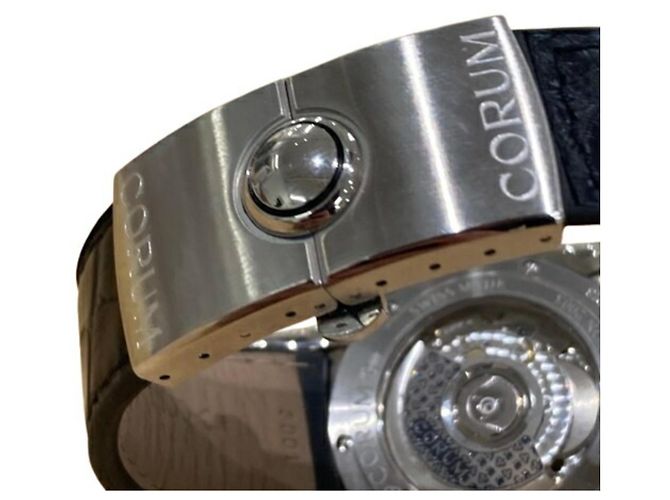 Corum Bubble Casino Royale Uhr Limitierte Auflage 2003 - view 6