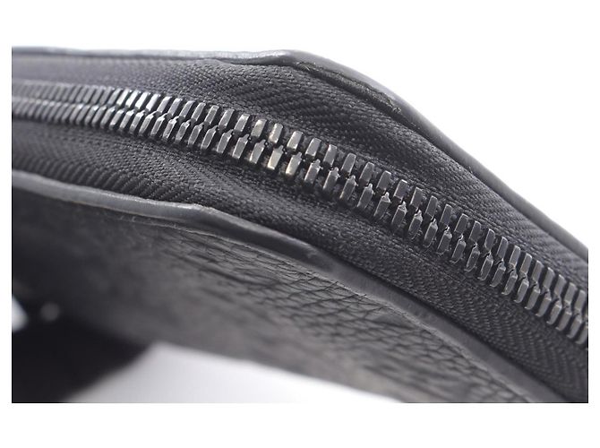 Louis Vuitton Taurillon Leather Zippy Wallet Black - view 9