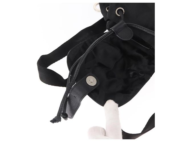 Zaino Gancini in nylon nero e argento Salvatore Ferragamo Auth 155204 - vista 10
