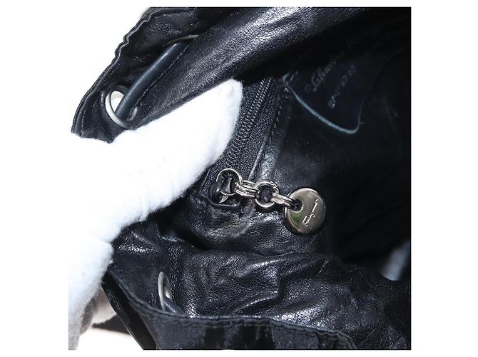 Zaino Gancini in nylon nero e argento Salvatore Ferragamo Auth 155204 - vista 23