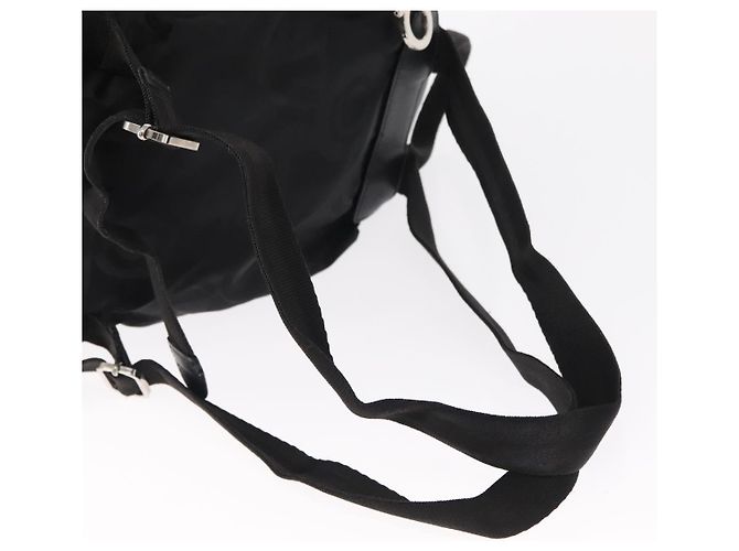 Zaino Gancini in nylon nero e argento Salvatore Ferragamo Auth 155204 - vista 8